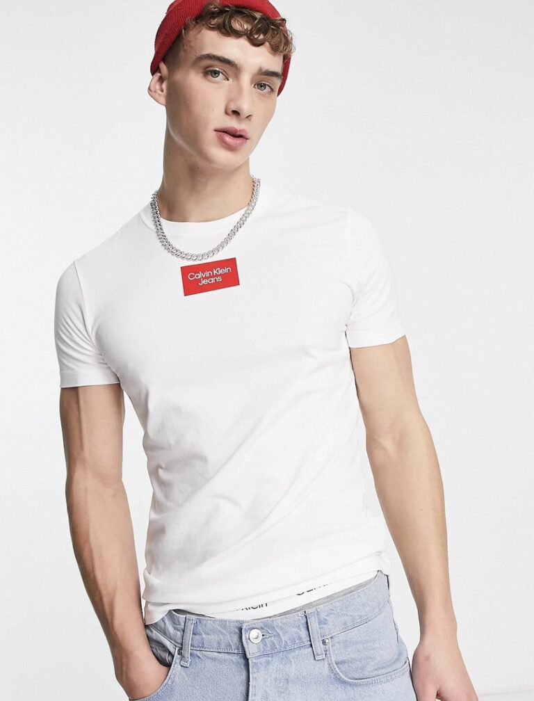 Calvin Klein T-shirt